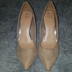 Faux Suede Tan pointed heels!